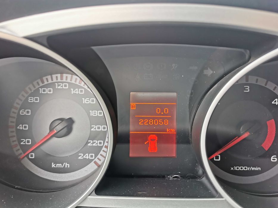 dezmembrez citroen C crosser 1.6 hdi/usa fata C crosser/faruri