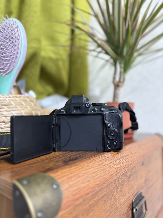 Зеркальный фотоаппарат Nikon