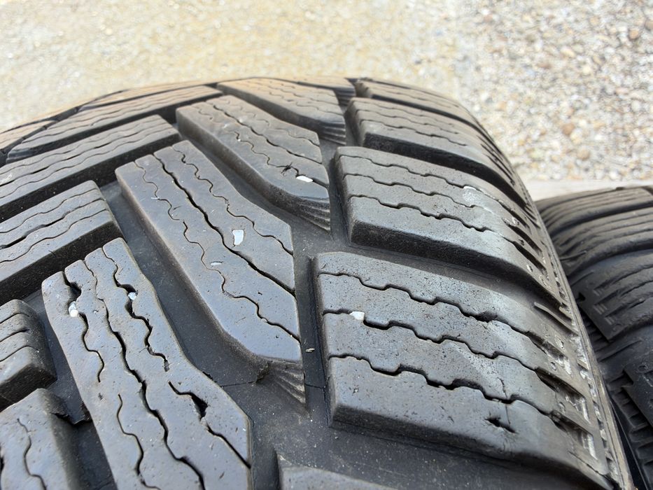 4бр. ОТЛИЧНИ Зимни Гуми С Борд 205/55R/16 -MICHELIN- DOT:4121- 7.0мм.+6.8мм.