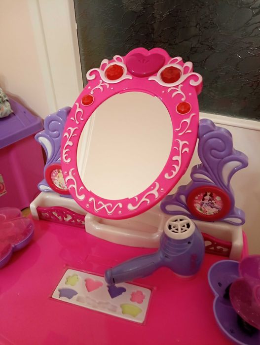 Тоалетка, Ходещо и мяукащо коте, Комплект бижута Gemex