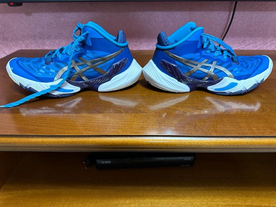 Волебольные кросовки