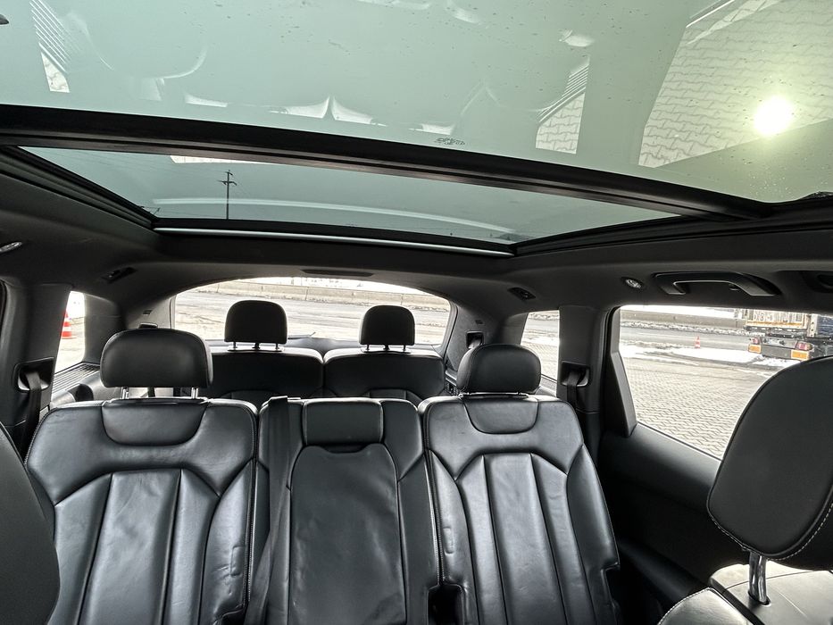Audi Q7 3.0tdi S-line  7persoane