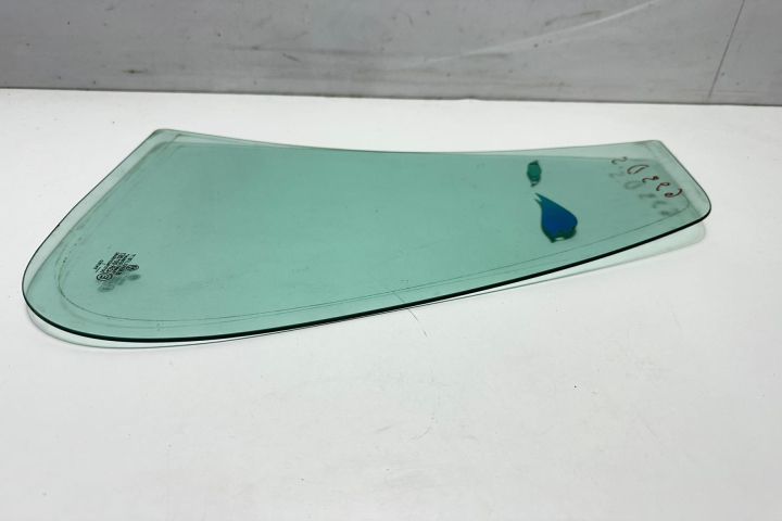 Geam dreapta spate Volkswagen VW Golf a 4-a generatie