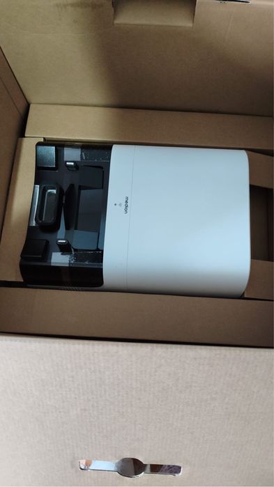 Vând robot aspirator – Medion X21 SW+ (MD 11500)