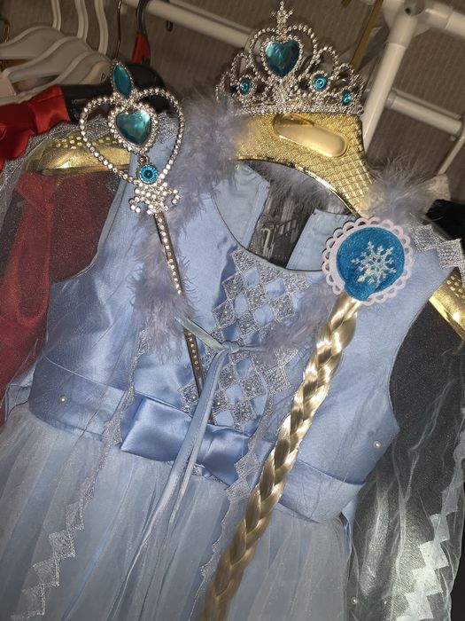 Продам платье на 6-7 лет