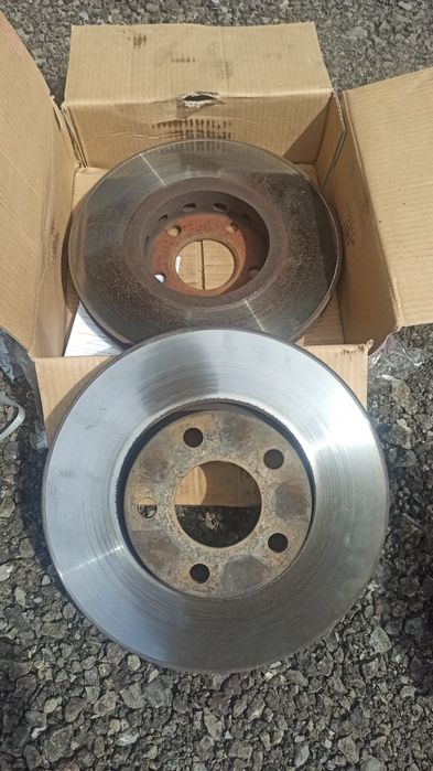 Тормозные диски на Ауди 100 С-4 б/у