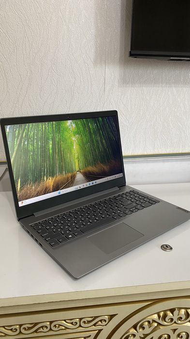 Продам ноутбук lenovo 81WB