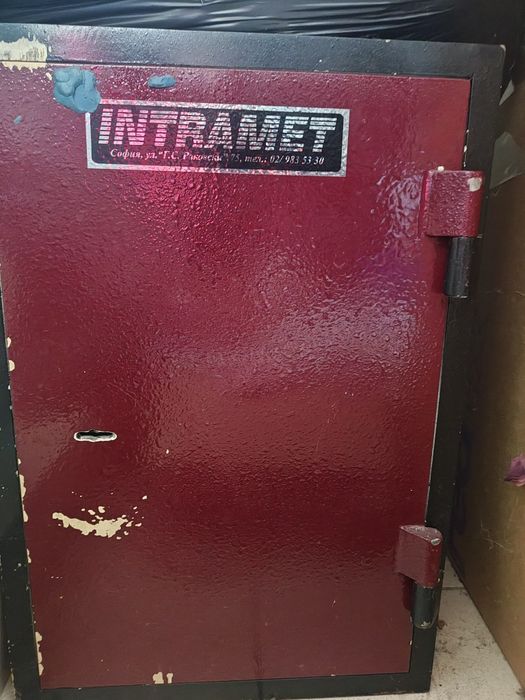 Сейф каса с размер 51 см / 35 см