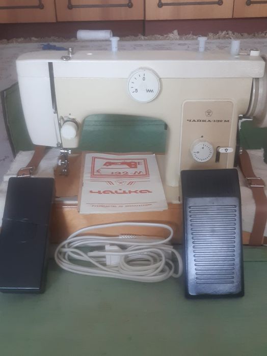 Швейная машинка Чайка