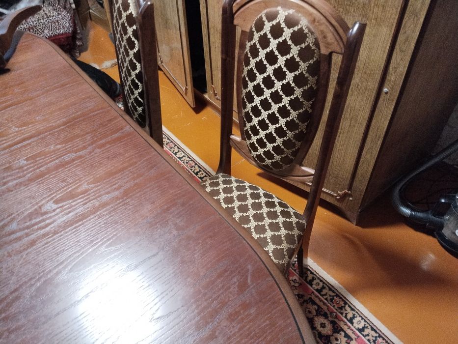 Продам стол со стульями