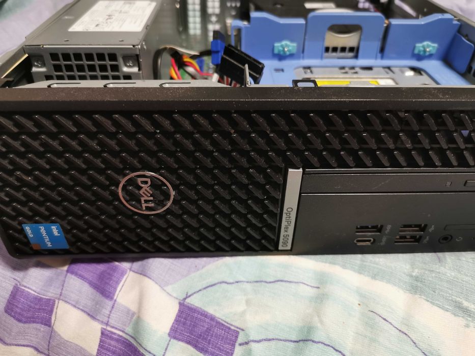 Продавам Dell Optiplex 5090 SFF за части или ремонт