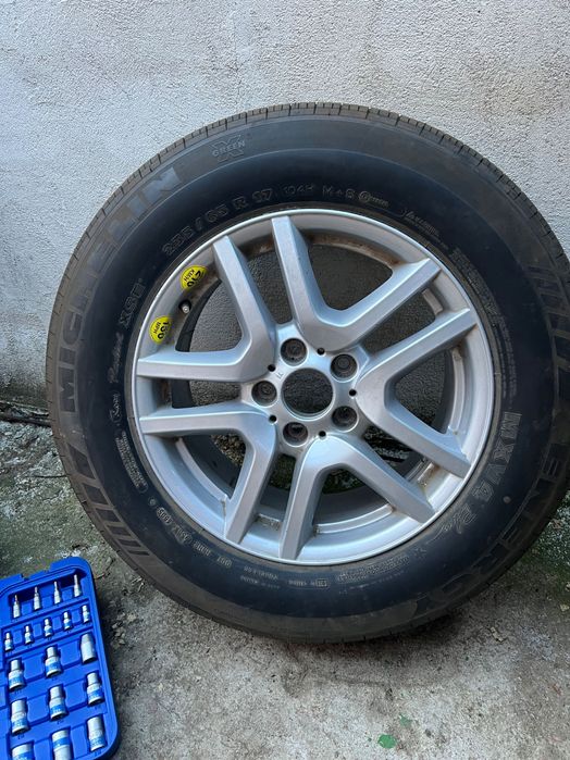 Резервна джата с гума за БМВ