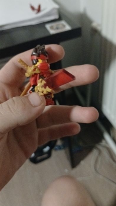 Fac schimb de figurine lego ninjago