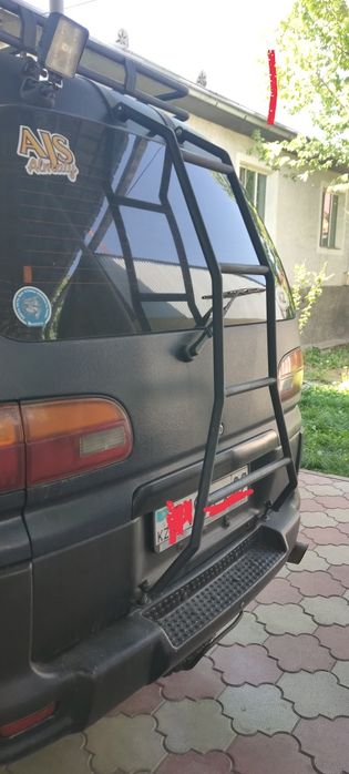 Багажник лесница делика булка