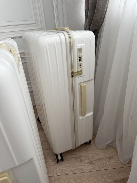 Дорожные чемоданы