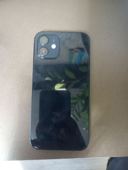 Продам iPhone 12