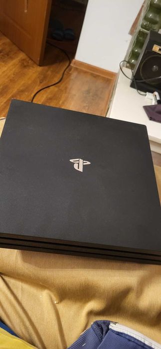 ps4 pro cu peste 15 jocuri
