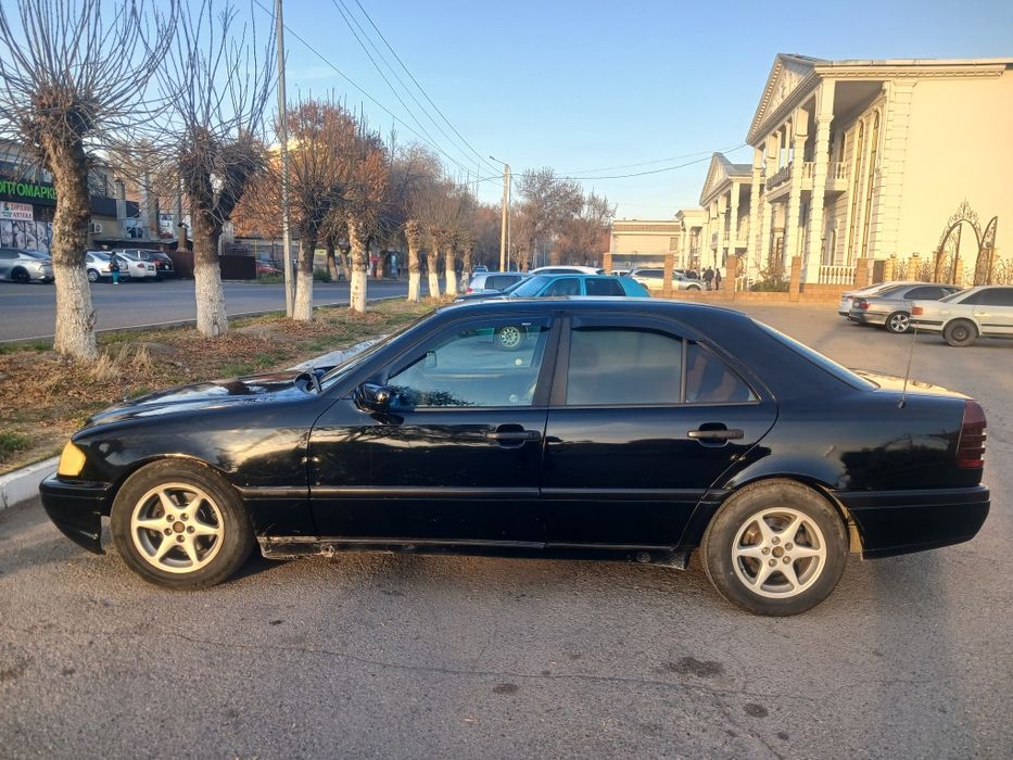 Продаётся машина