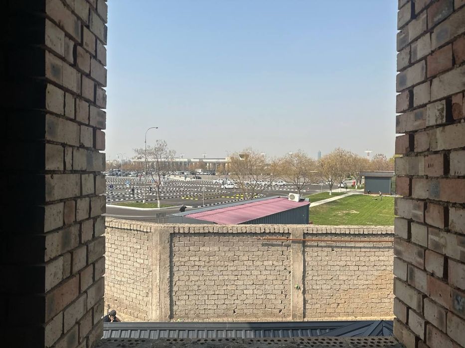 Kottej sotiladi alohida alohida qurilgan