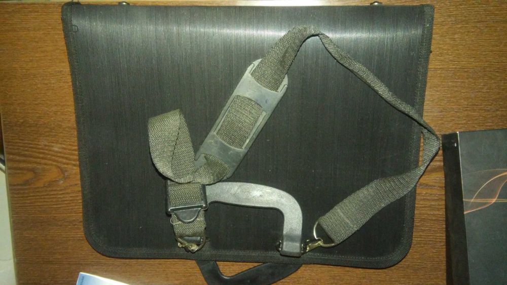 Продам папку портфель. Цена окончательная