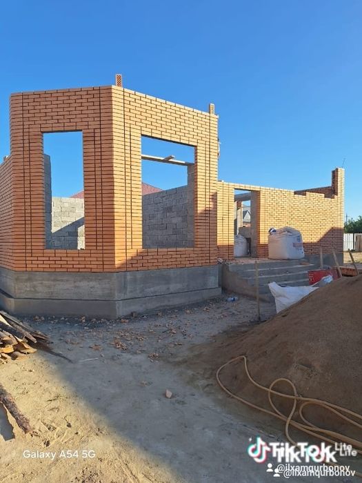 Бригада Өзбекстан ұсталары барлық стройка жұмыс істейді