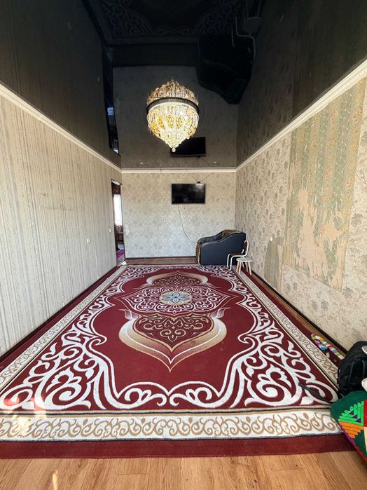 Продам  2- ком  Абая 93