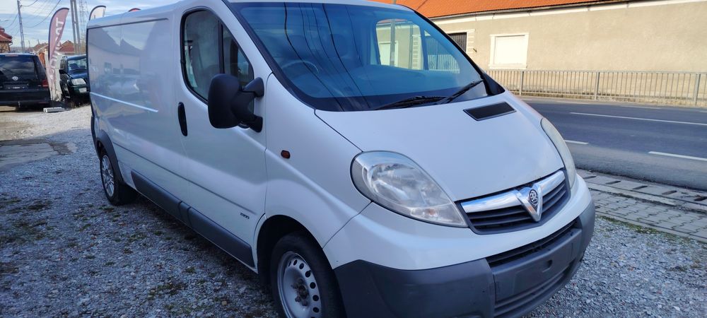 Opel vivaro 2.0 D, 6 viteze, euro 5, 2012 volan dreapta, sau dezmembra