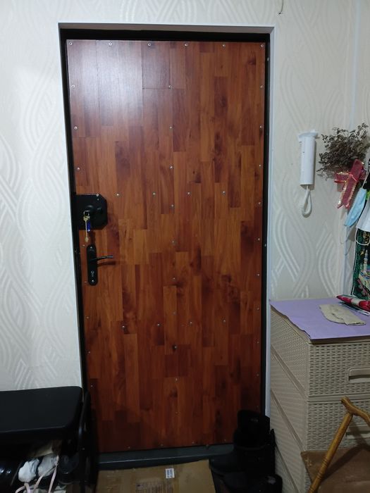 Металлическа дверь