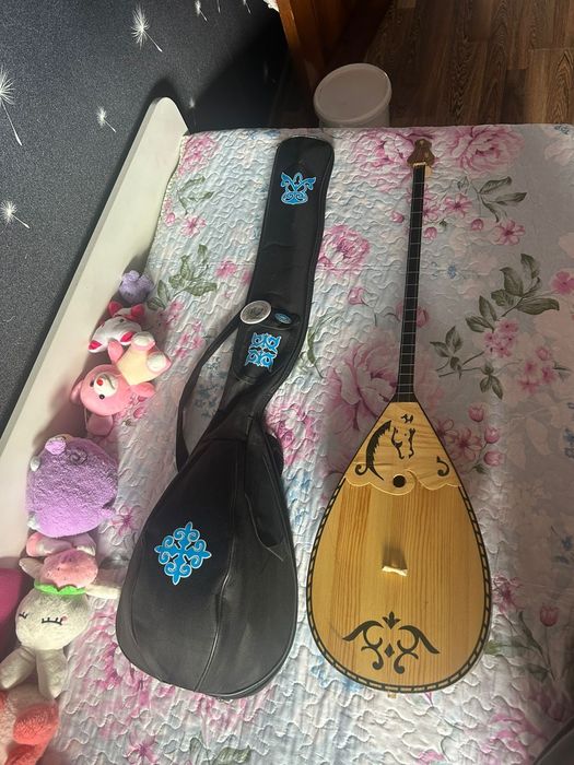 Домбыра сатылады