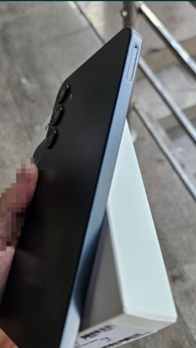 Samsung A16 hotira 8/256 yam yangi hamma narsasi bor