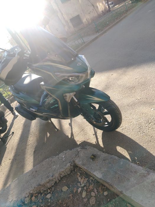 Мопед макси        .