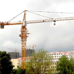 Продам башеный кран qtz 63