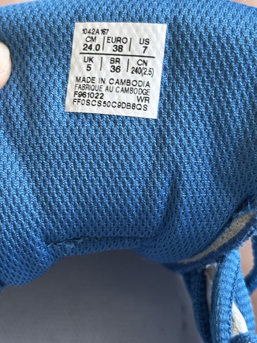 Кросовка Asics 36 размер