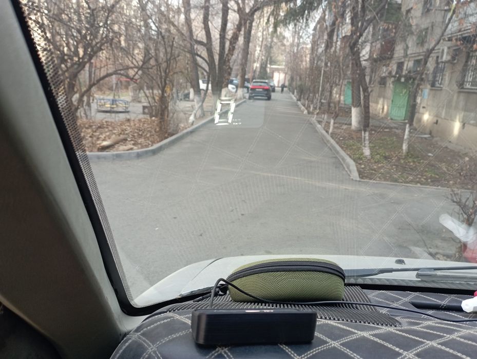 Проекция на лобовое стекло.