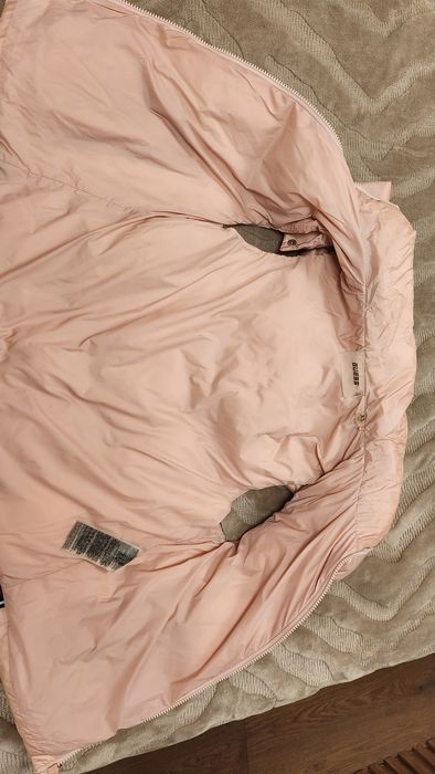 Грейка Guess и яке AVIN