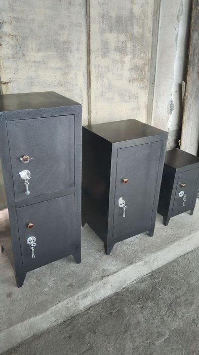 Сейфы. Хар хил турдаги ва размердаги сейфлар.