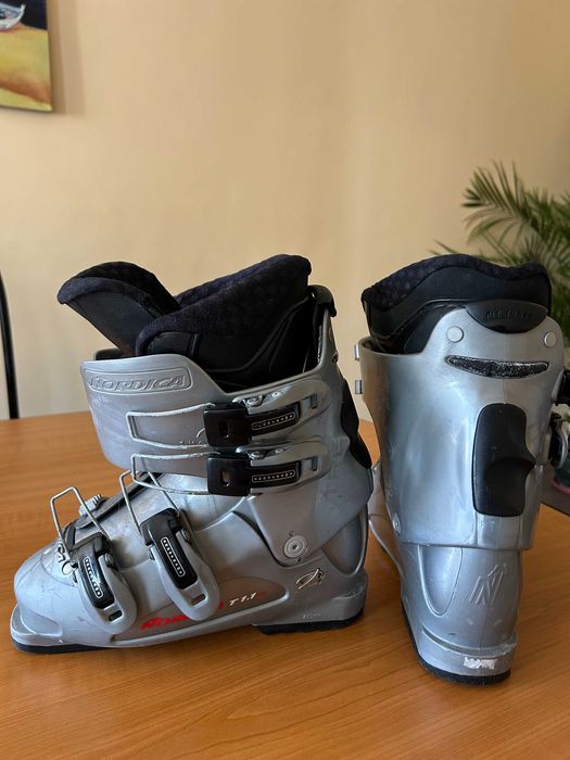 Ски Fisher 158 cm и автомати Salomon, отлично състояние