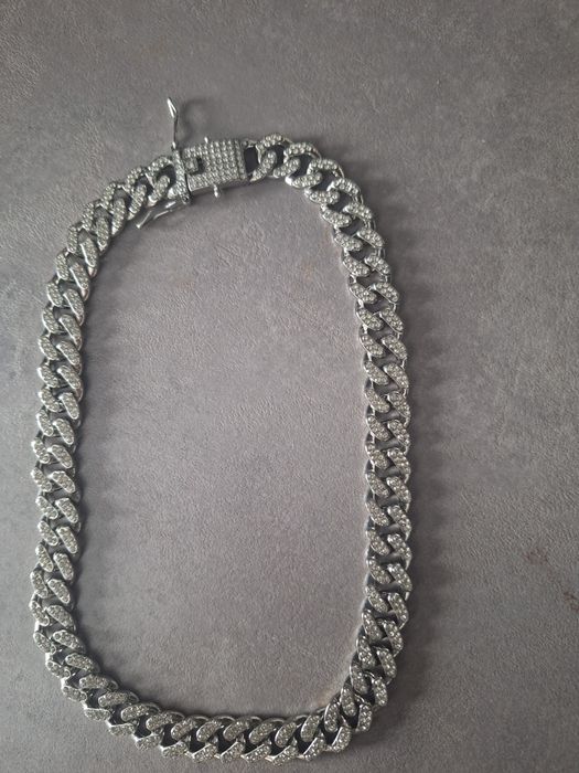 Colier barbati cu pietre