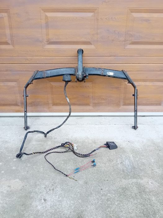 Carlig remorcare original ford focus 3 mk3 hatchback scurt  2011-2018