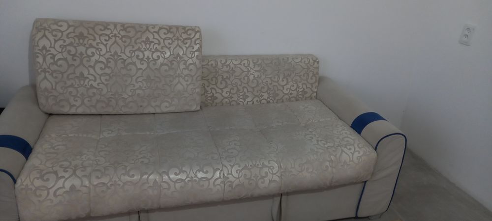 Продаю диван в отличном состоянии