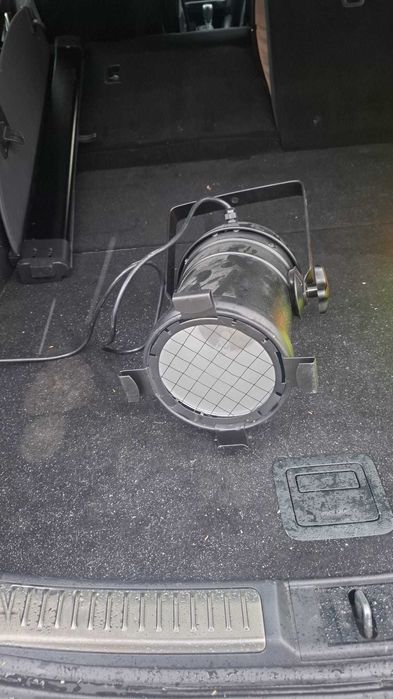 Proiectoare noi PAR-56 SPOT  CDM150 SIL