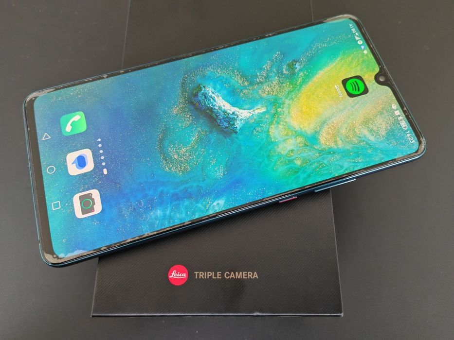 Отличен Huawei Mate 20X 5G 8GB RAM 256 GB