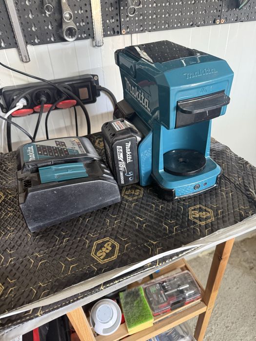 Makita Espressor