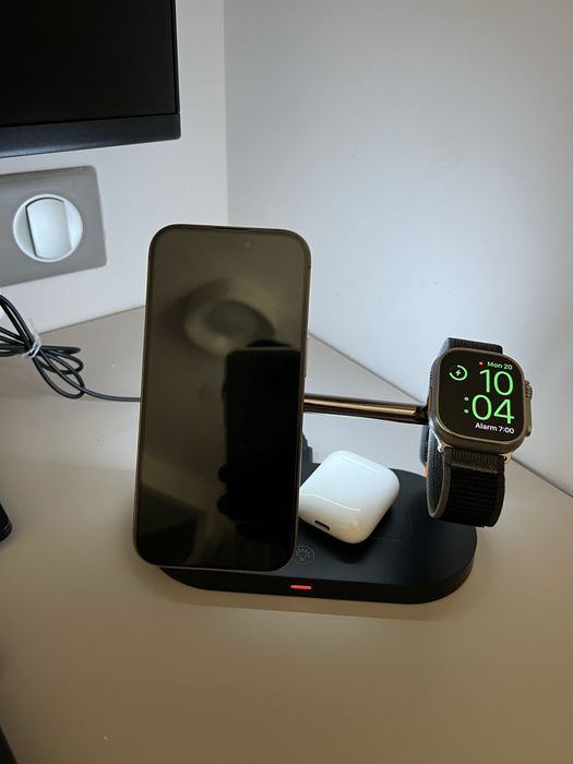 Apple Magsafe 5-in-1 charging station