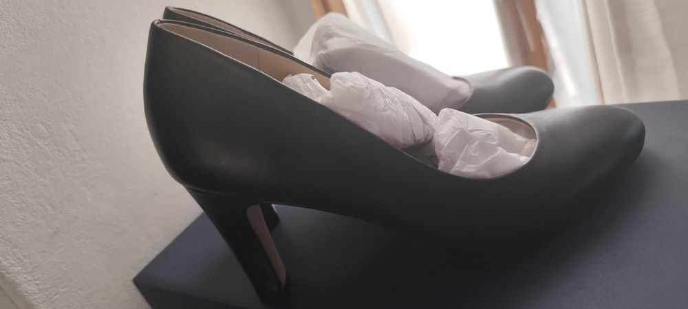 Обувки мокасини и на ток