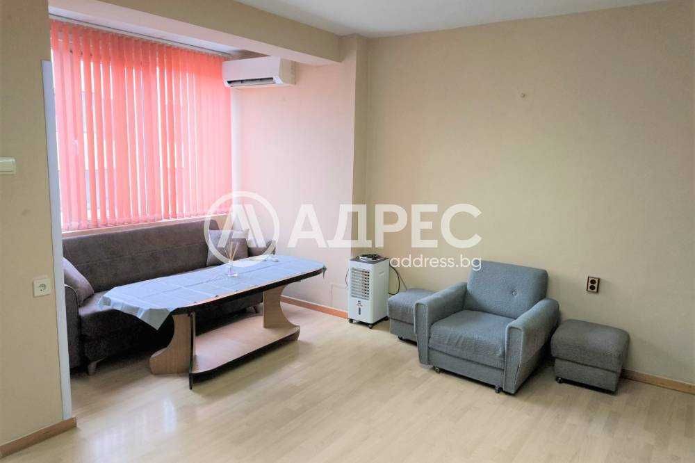 Дава се под наем Двустаен апартамент в Разград, Център - 65 кв.м за 204 € - Снимка #1