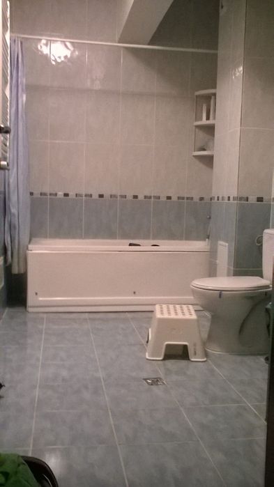 Închiriez garsoniera