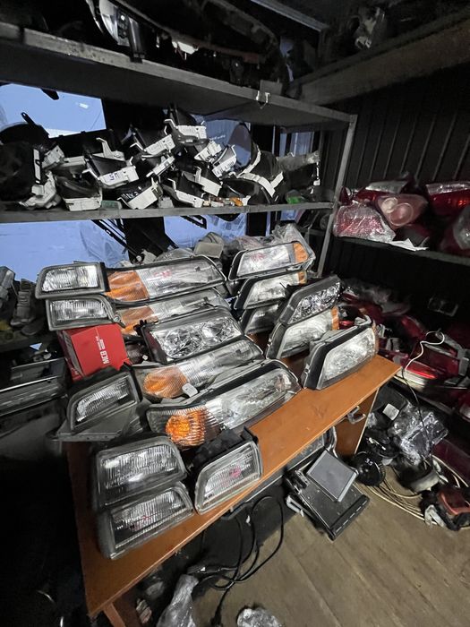 Фары на Ниссан Цефиро