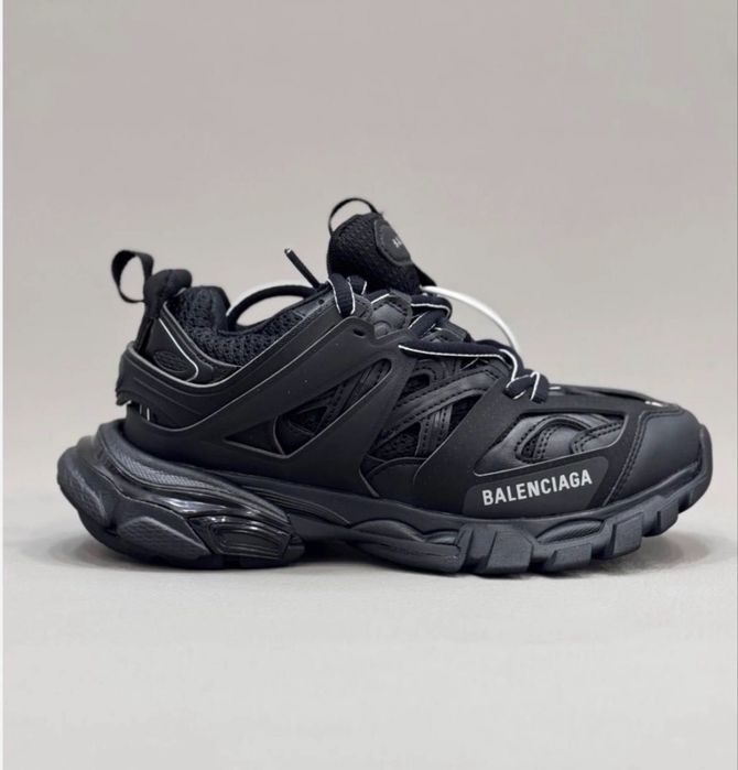 Balenciaga track