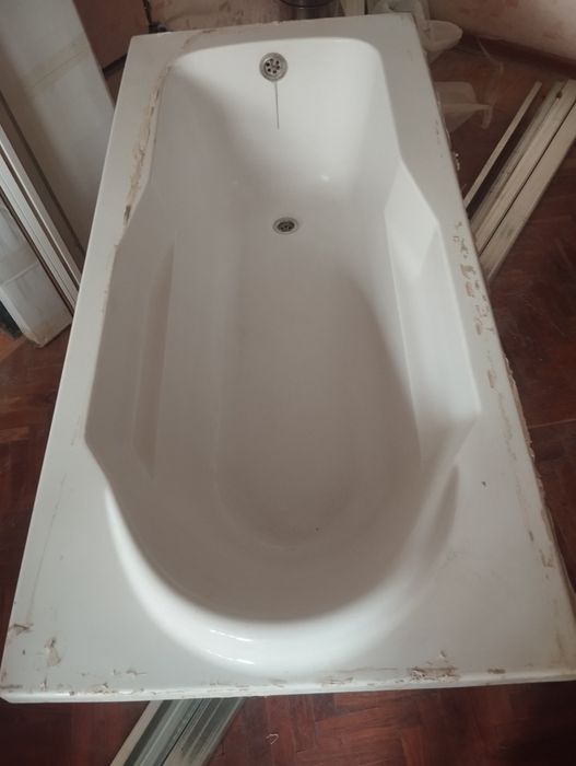 Ванна сатам срочно.